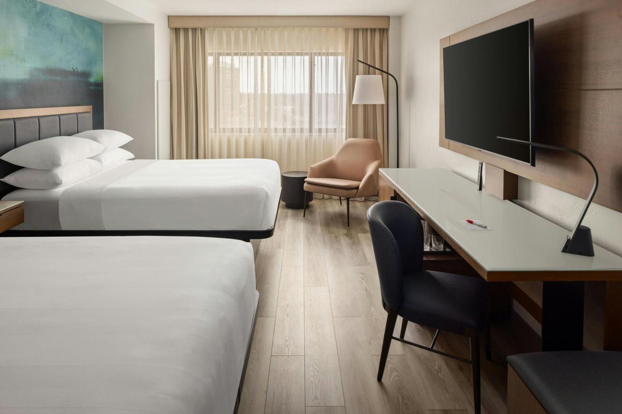 Oshkosh Marriott Waterfront Hotel & Convention Center Esterno foto